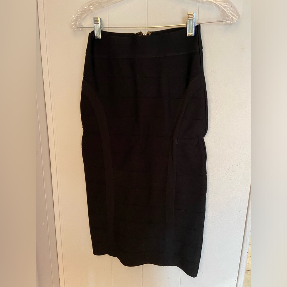 Bebe Bodycon Black pencil skirt - size small / size s
